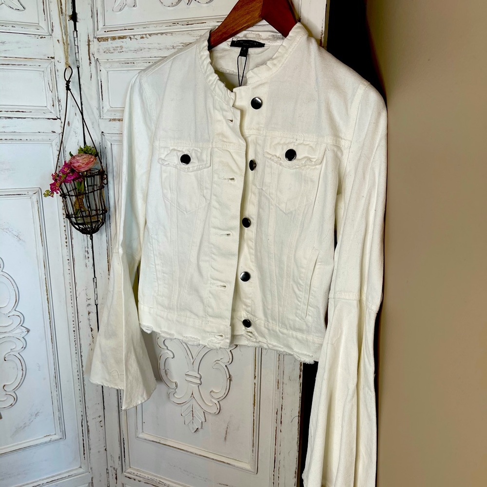 NWT Romeo & Juliet White Denim Jacket